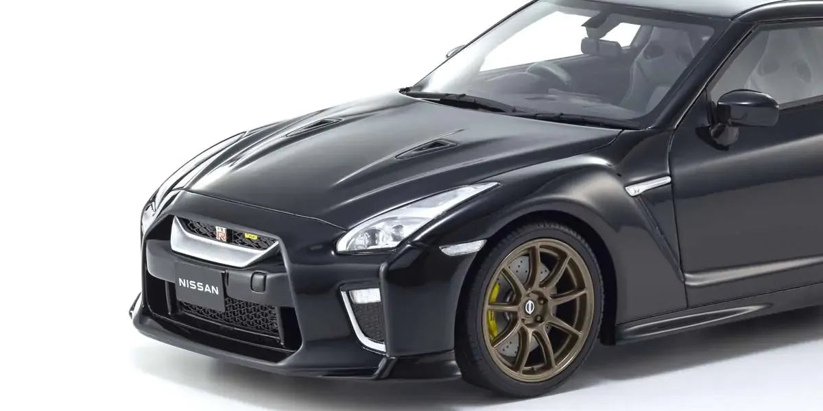 Kyosho 1/18 Nissan GT-R Premium Edition T-Spec (Midnight Purple) Resin Model Car